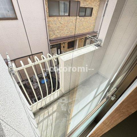 香里園東之町車庫付貸家のバルコニー