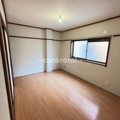 香里園東之町車庫付貸家のトイレ