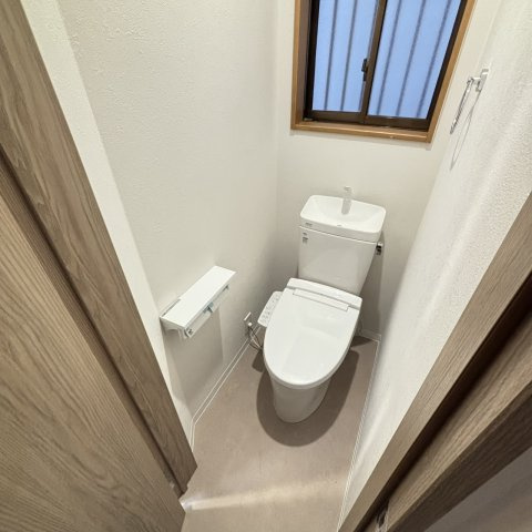 交野市倉治３丁目リノベ戸建のトイレ