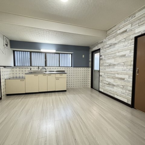 南中振戸建ての居間・リビング