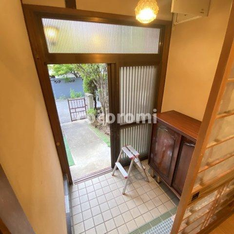 田井町貸家のロビー