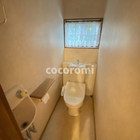 田井町貸家のトイレ