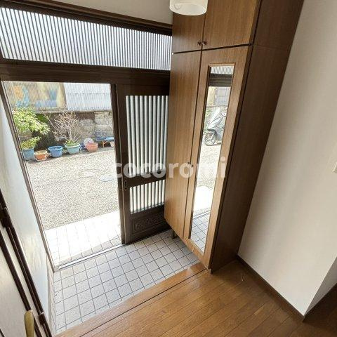 四条畷市二丁通戸建の玄関