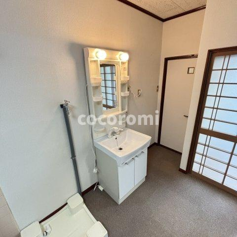 門真市新橋町貸家の洗面所