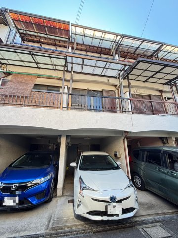 梶町３丁目テラスの駐車場