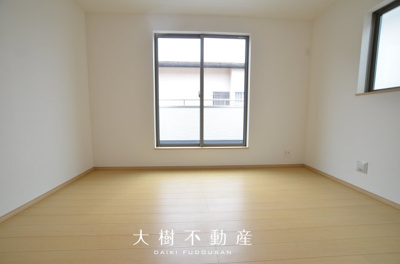 【洋室】 | 綾瀬市小園南2丁目 新築戸建て 全2棟【仲介手数料無料】 | 2階　洋室2（7.0帖）