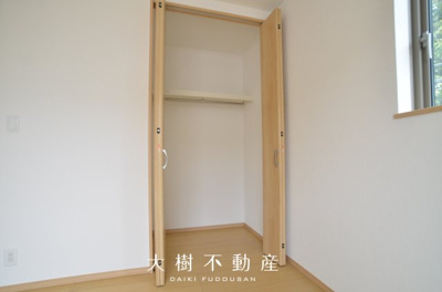 【洋室】 | 綾瀬市小園南2丁目 新築戸建て 全2棟【仲介手数料無料】 | 2階　洋室3（6.12帖）クローゼット