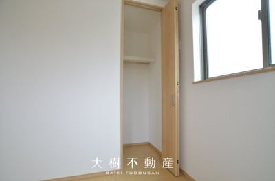 【洋室】 | 綾瀬市小園南2丁目 新築戸建て 全2棟【仲介手数料無料】 | 2階　洋室4（5.25帖）クローゼット