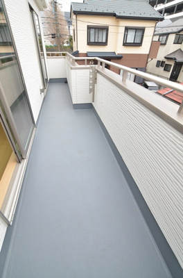 【バルコニー】 | 綾瀬市小園南2丁目 新築戸建て 全2棟【仲介手数料無料】