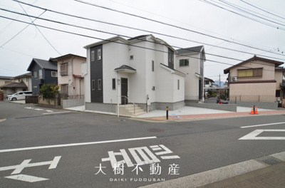 【前面道路含む現地写真】 | 綾瀬市小園南2丁目 新築戸建て 全2棟【仲介手数料無料】