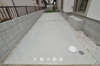 【駐車場】