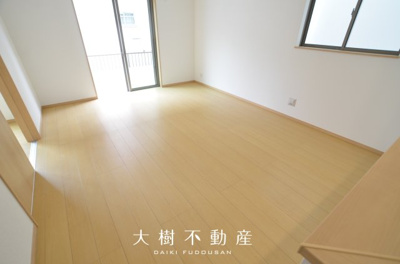 【居間・リビング】 | 綾瀬市小園南2丁目 新築戸建て 全2棟【仲介手数料無料】