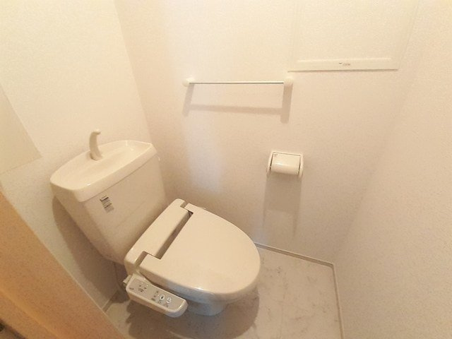 【トイレ】 | サニーレジデンス御着Ａ | ゆったりとした空間のトイレです