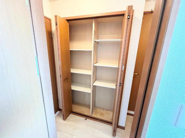 ビエント小机の収納|収納（廊下）