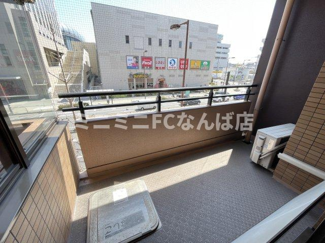 エル・セレーノ九条のバルコニー