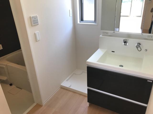 セレッソ（CEREZO）の洗面所|洗面