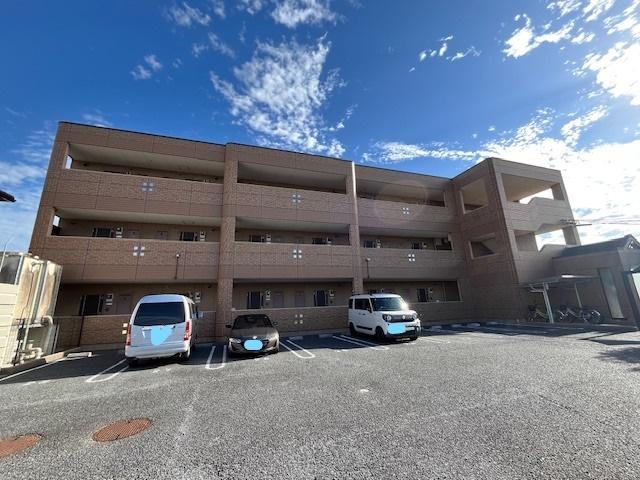 グランアモール青山の駐車場|外観写真（昼）