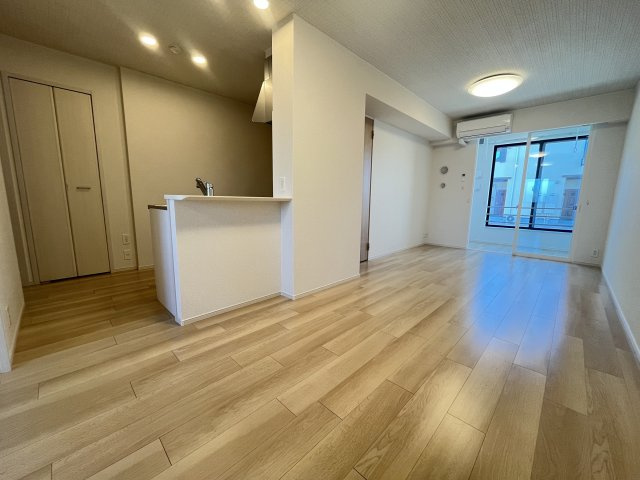 グランブルー八代　Ａの居間・リビング