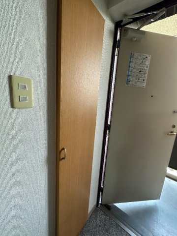 グリーンマンション雅B　の玄関
