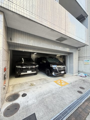 KAISEI神戸海岸通の駐車場