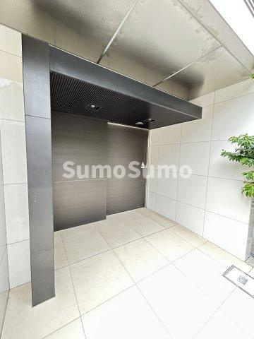 AXAS駒場東大前のエントランス
