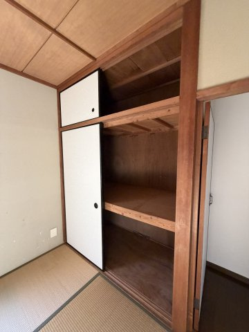 千守町2丁目貸家の収納