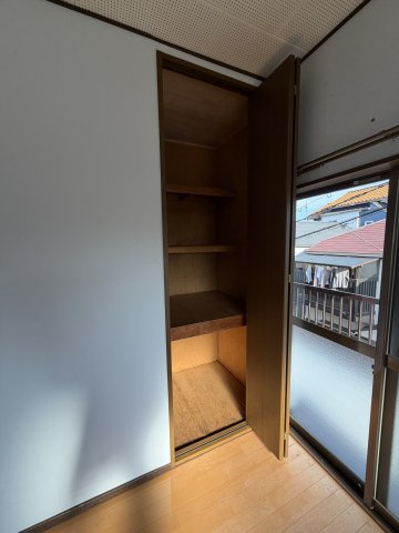 千守町2丁目貸家の収納