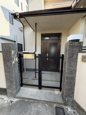 千守町2丁目貸家のエントランス
