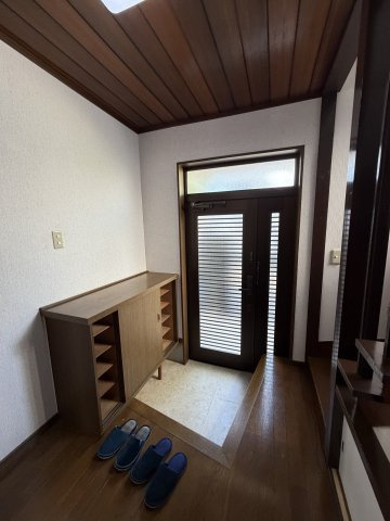 千守町2丁目貸家の玄関