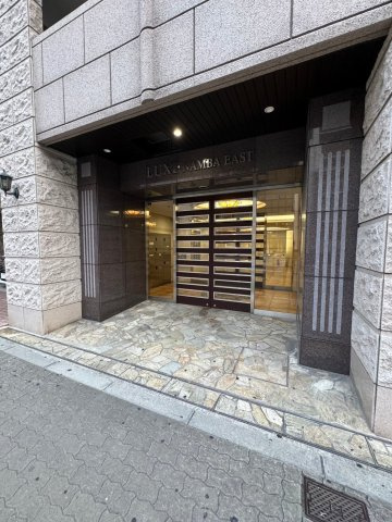 LUXE難波EASTのエントランス|清潔なエントランスです