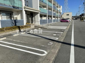 【駐車場】