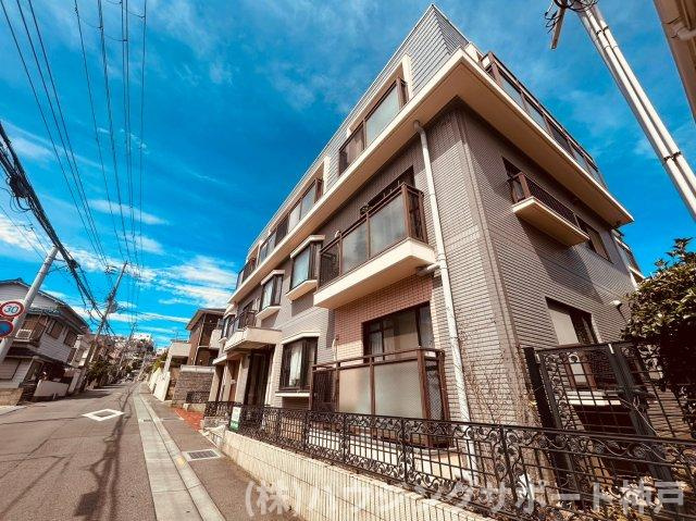 ドール霞ヶ丘の外観