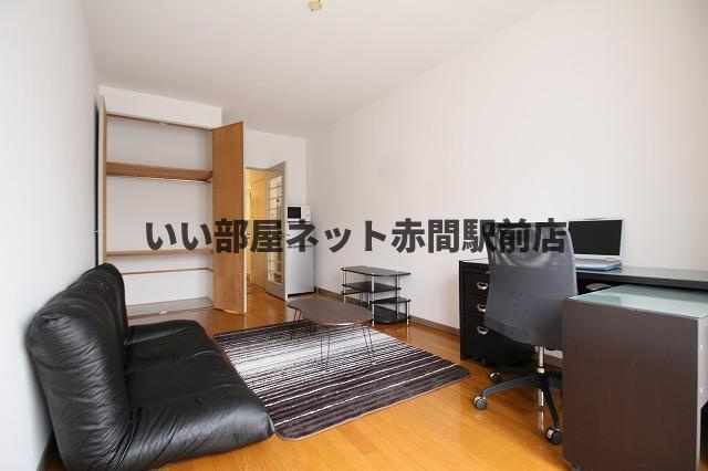 グランブルーアクアの居間・リビング|使いやすい居間です