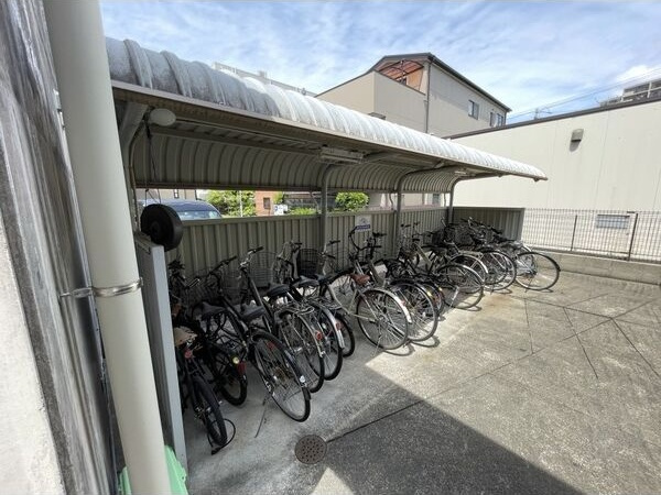 ポポラーレ白鳥のその他共用部分|駐輪場です