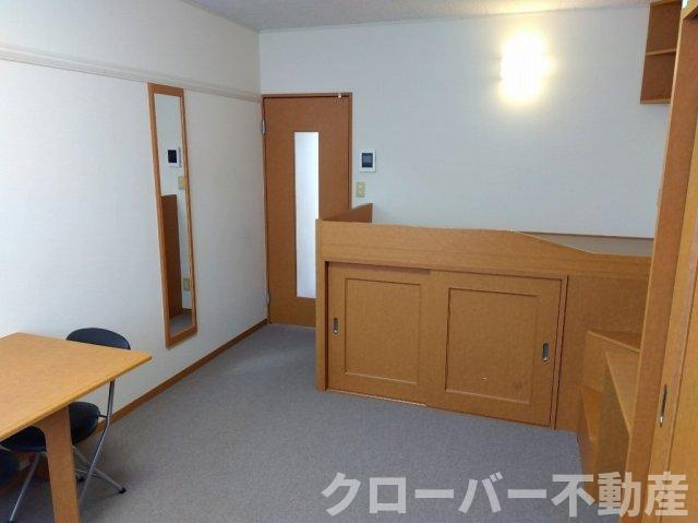 レオパレスソレーユの居間・リビング