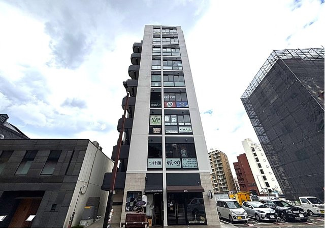福岡市博多区住吉１丁目のビルの外観