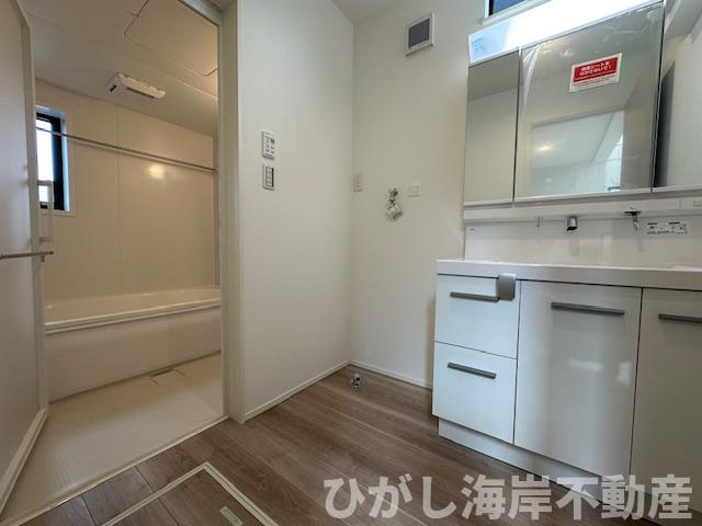 藤沢市城南５丁目　新築戸建　全16棟の脱衣所|脱衣スペース