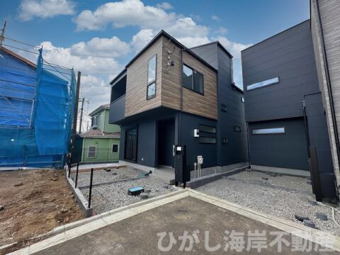 藤沢市城南５丁目　新築戸建　全16棟の前面道路含む現地写真|3月10日撮影　外構工事中　現地外観