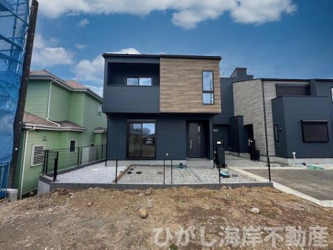 藤沢市城南５丁目　新築戸建　全16棟の外観|3月10日撮影　外構工事中　現地外観