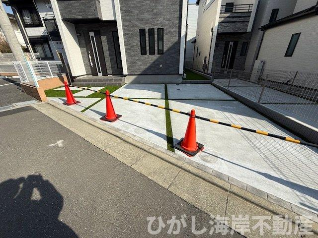 藤沢市辻堂元町２丁目　新築戸建　全3棟の駐車場|駐車スペース
