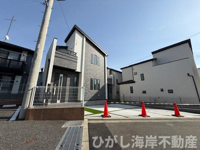 藤沢市辻堂元町２丁目　新築戸建　全3棟の前面道路含む現地写真|現地外観