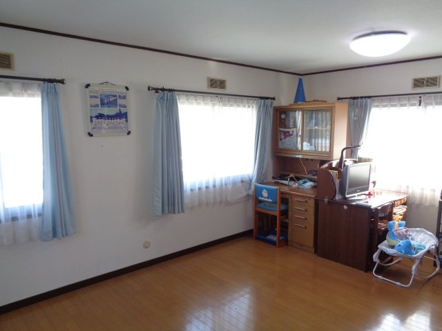 丹波市柏原町挙田の中古一戸建の洋室|12帖