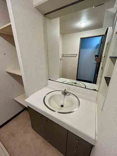 ライオンズマンション武蔵砂川第２の洗面所|独立洗面台