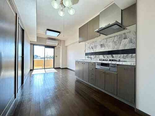 ライオンズマンション武蔵砂川第２の居間・リビング|LD