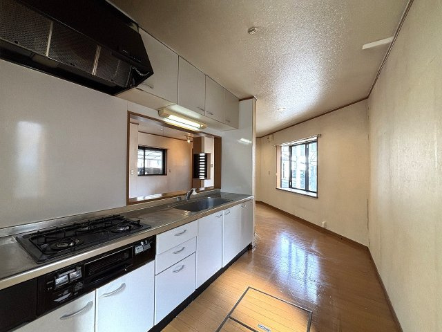 【キッチン】 | 〇●秦野市平沢 中古戸建●〇 | お料理しながらリビングにいる家族が見渡せる対面キッチン