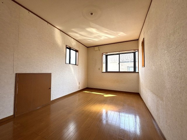 【洋室】 | 〇●秦野市平沢 中古戸建●〇 | 洋室約6.75帖の洋室