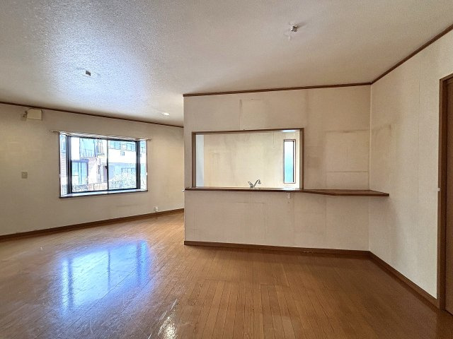 【居間・リビング】 | 〇●秦野市平沢 中古戸建●〇 | 開放的なLDK