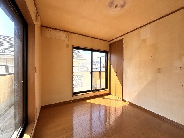 【洋室】 | 〇●秦野市平沢 中古戸建●〇 | 約5.25帖の洋室
