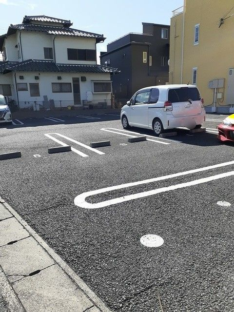 パルムドールの駐車場|駐車スペースもあります