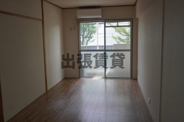 仲介手数料0！！第2名東コーポの居間・リビング